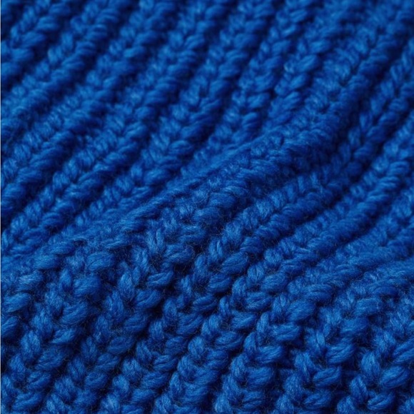 H&M knit sweater - Picture 2 of 8